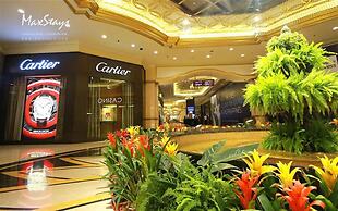 Max Stays Max Style at Parkside Villas