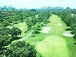 Max Stays Max Style at Parkside Villas