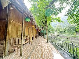 Quoc Khanh Bamboo Homestay - Hostel