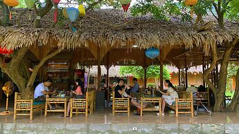 Quoc Khanh Bamboo Homestay - Hostel