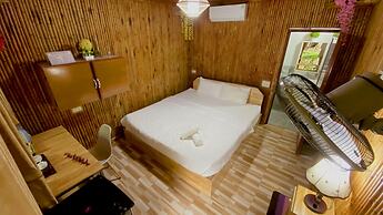 Quoc Khanh Bamboo Homestay - Hostel