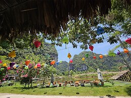 Quoc Khanh Bamboo Homestay - Hostel