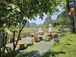 Quoc Khanh Bamboo Homestay - Hostel