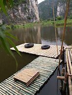 Quoc Khanh Bamboo Homestay - Hostel