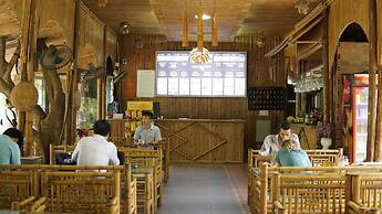 Quoc Khanh Bamboo Homestay - Hostel