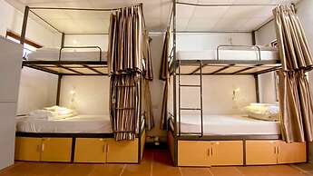 Quoc Khanh Bamboo Homestay - Hostel