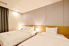 BLANC Business Hotel