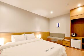 BLANC Business Hotel