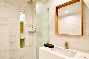 BLANC Business Hotel