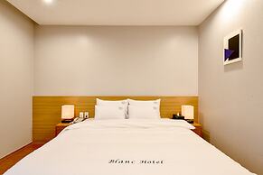 BLANC Business Hotel