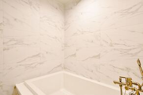 BLANC Business Hotel