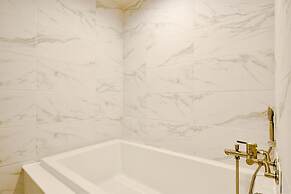 BLANC Business Hotel