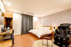 BLANC Business Hotel