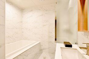 BLANC Business Hotel