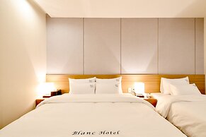 BLANC Business Hotel