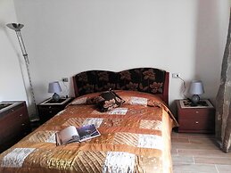 Appartamenti Casa Rita & Antica Corte Ginevra