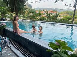 Anna Tham Hotel View