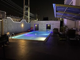 Box Residence Hotel & Apartment