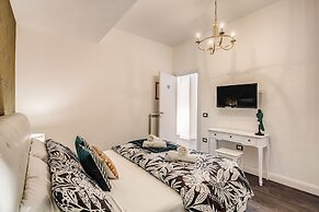 AwesHome - Hanging Gardens