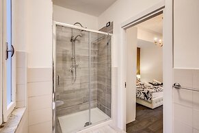 AwesHome - Hanging Gardens