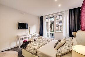 AwesHome - Hanging Gardens