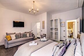 AwesHome - Hanging Gardens