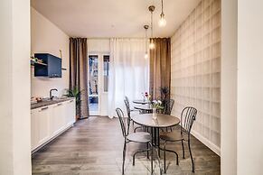 AwesHome - Hanging Gardens