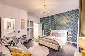 AwesHome - Hanging Gardens