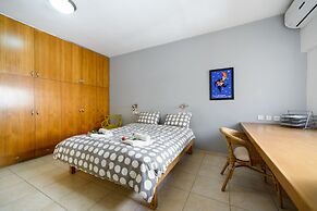 Penthouse & Terrace near Hilton by FeelHome