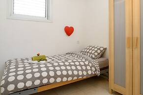 Penthouse & Terrace near Hilton by FeelHome