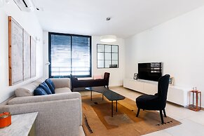 Chic Duplex Penthouse by FeelHome