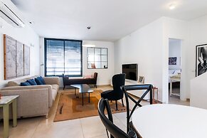 Chic Duplex Penthouse by FeelHome