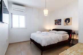 Chic Duplex Penthouse by FeelHome