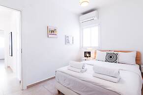 Chic Duplex Penthouse by FeelHome