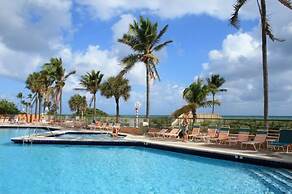 Hollywood Beach Resort - Renovated Large Studio