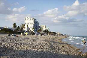 Hollywood Beach Resort -two Bedrooms Sleeps 6