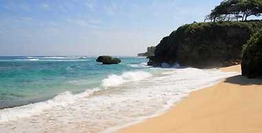 Family Oriented - Private Beach & Horse Stables - Ocean, Pool, & Hot T