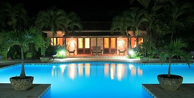 Family Oriented - Private Beach & Horse Stables - Ocean, Pool, & Hot T