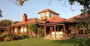 Family Oriented - Private Beach & Horse Stables - Ocean, Pool, & Hot T