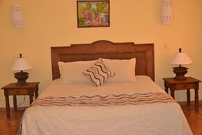 Family Oriented - Private Beach & Horse Stables - Ocean, Pool, & Hot T