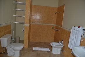 Family Oriented - Private Beach & Horse Stables - Ocean, Pool, & Hot T