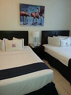 Hollywood Beach Resort- Large Studio Sleeps 4