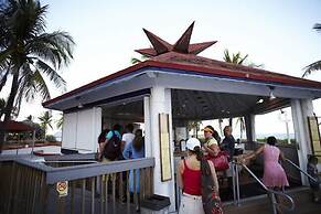 Hollywood Beach Resort- Large Studio Sleeps 4