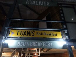 Tuanis B&B Tamarindo