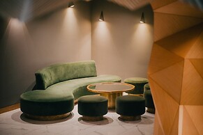 Amante Narikala Hotel