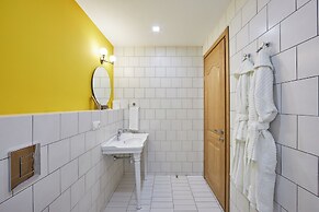 Amante Narikala Hotel