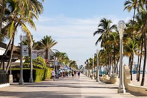 Costa Hollywood Beach Resort