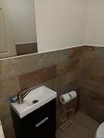 Ella's Park View Townhouse Crown Point