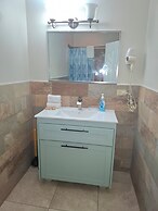 Ella's Park View Townhouse Crown Point