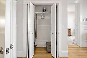 Charlesgate Suites
